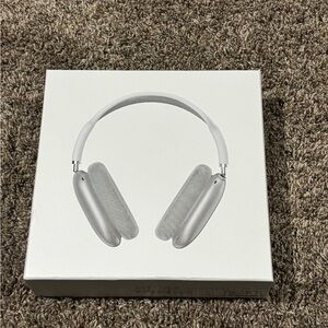 Apple AirPods Max Over-Ear Headphones - Silver/White